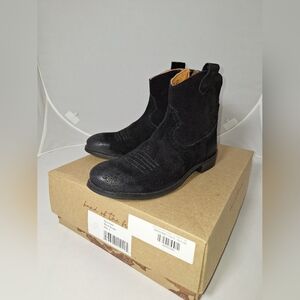 Band of the free Sycamore Black Suede booties Size 6
